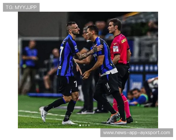 姆希塔良脚下假动作灵巧，成为足球场上的魔术师