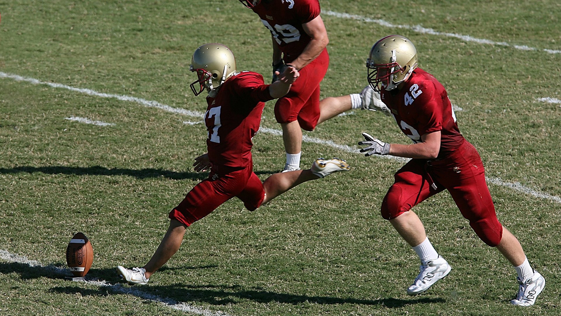 中小学生体能大挑战 俯卧撑、立定跳远等项目组合测试